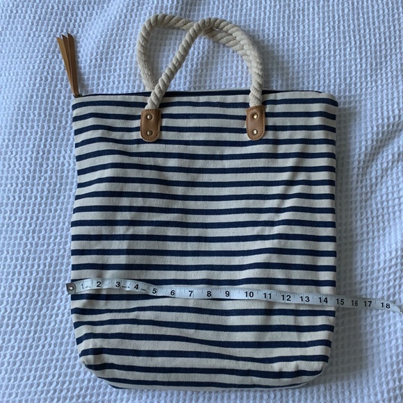Summer & Rose Tote - Picture 2 of 5